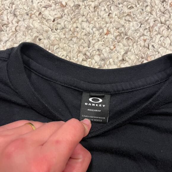 Oakley Short Sleeve Graphic Tee Black Sz M Cotton Casual - Picture 4 of 6